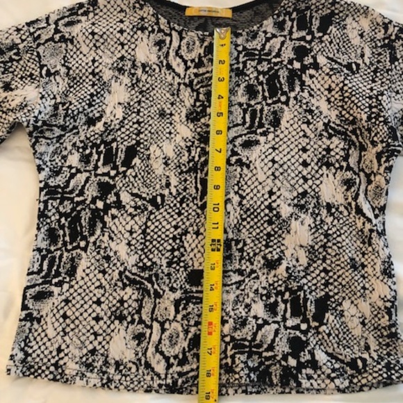 Cotton Innovation Top mid length sleeve with cuff Large - Picture 10 of 14